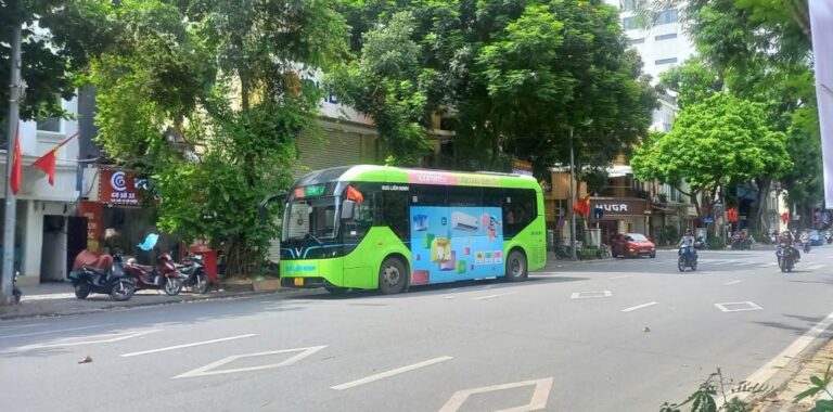 Feriado en Vietnam: transporte gratuito, fútbol y hermandad con Cuba