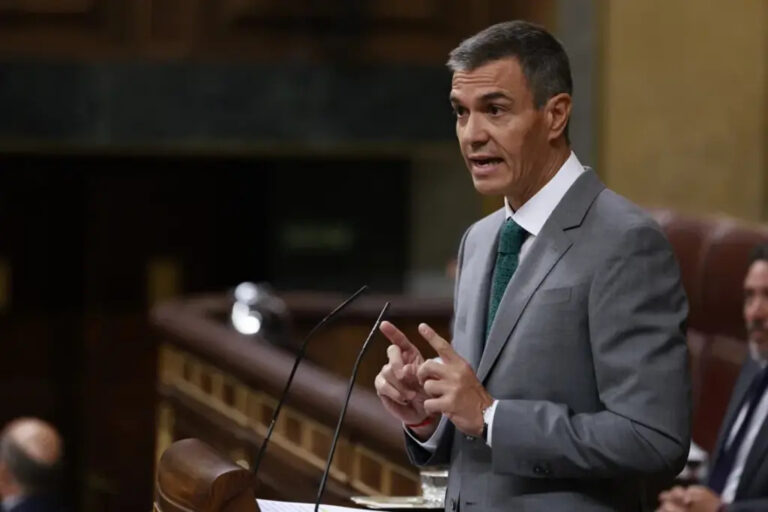 Gobernante español hace promesas a Ceuta, pero le piden renuncia