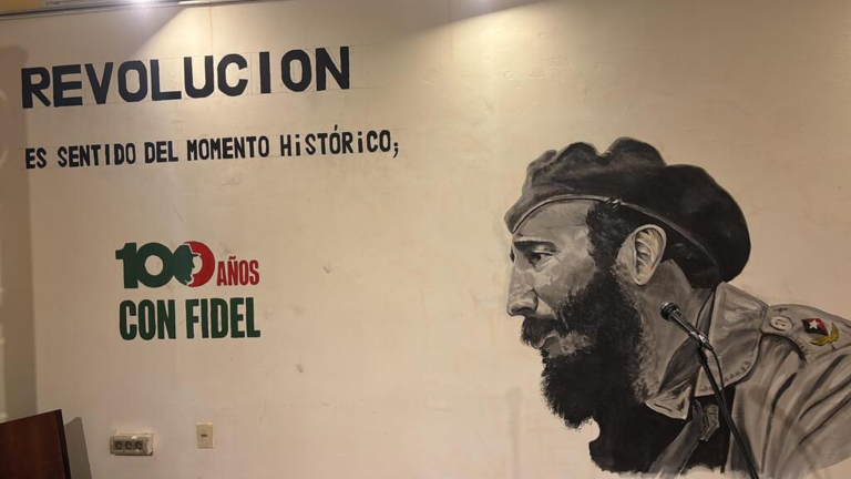 Mural y concepto de Revolución de Fidel Castro en Uruguay