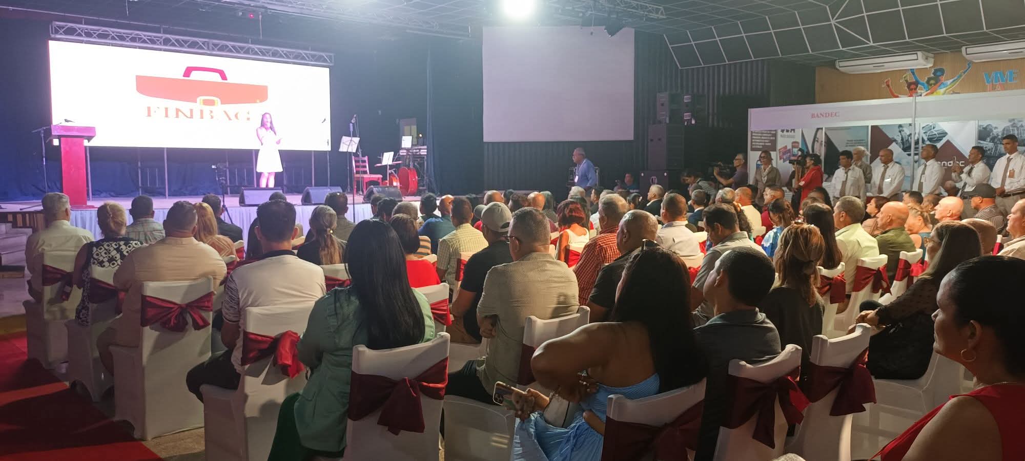 Concluyó en Bayamo I Feria Internacional de BANDEC
