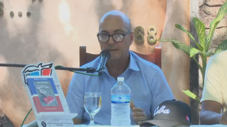 Presentan en Granma libro “Patria y Cultura en Revolución´´